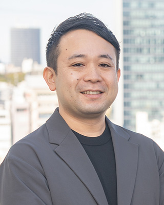 株式会社ノバレーゼ 人材開発部長 前野 徹志